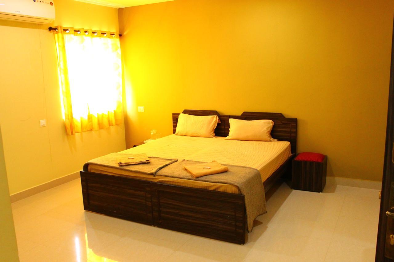Chandran Hyline Madras Buitenkant foto
