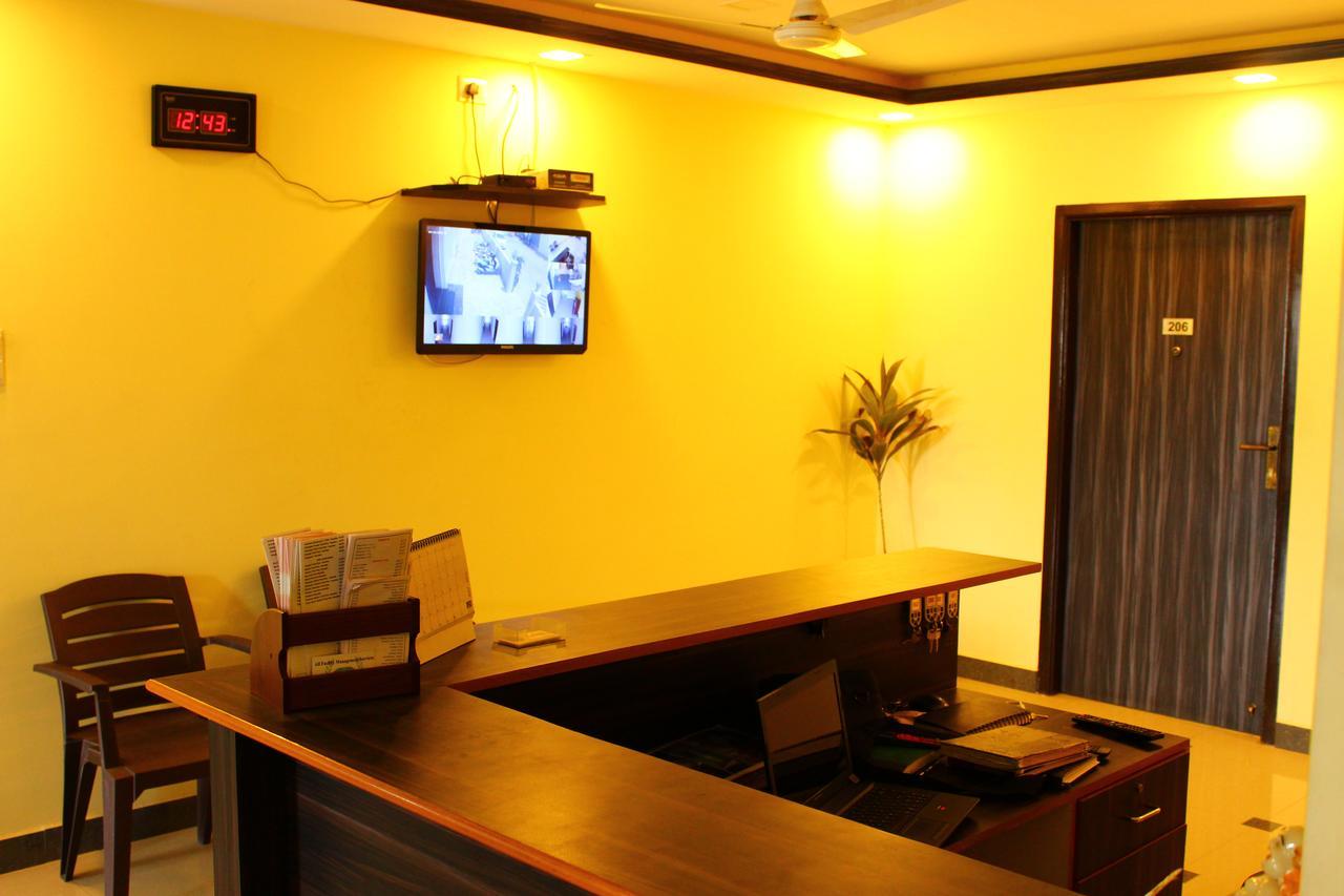 Chandran Hyline Madras Buitenkant foto