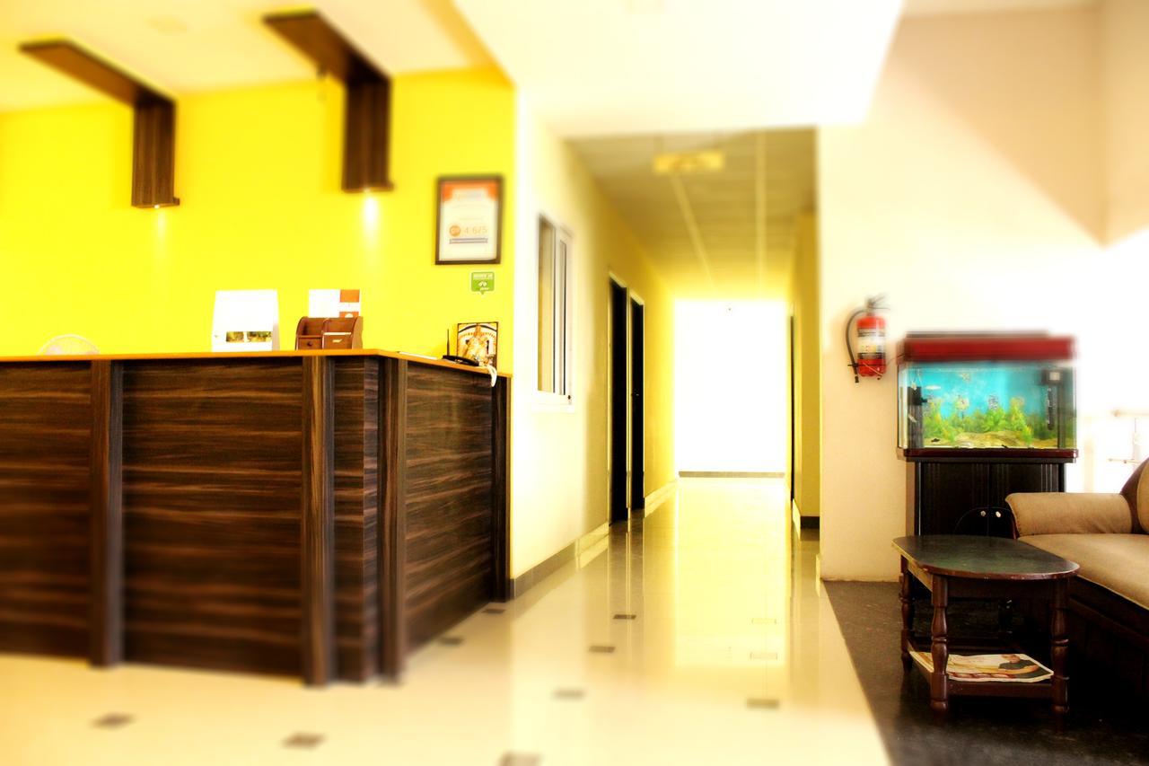 Chandran Hyline Madras Buitenkant foto